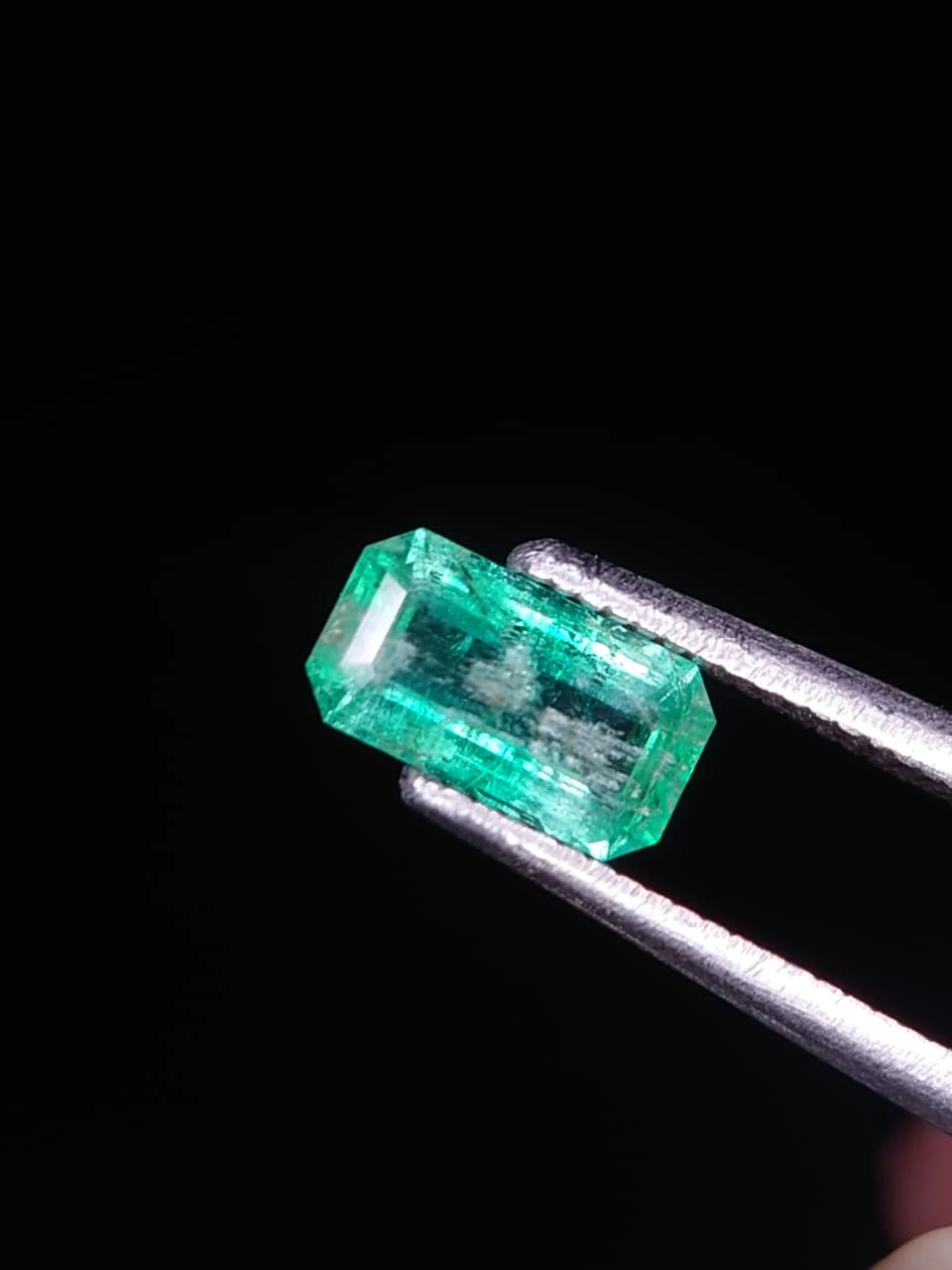 0.7ct Emerald Faceted Panjsher Emerald from Afghanistan — view 3